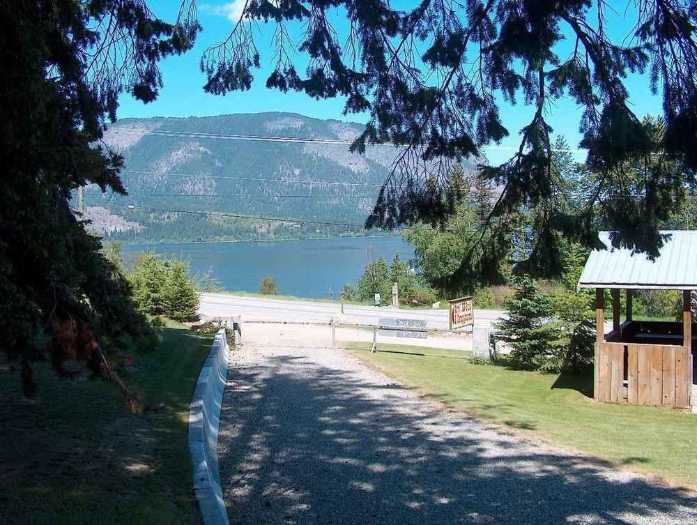 Viewpoint Rv & Cottages Salmon Arm Dış mekan fotoğraf