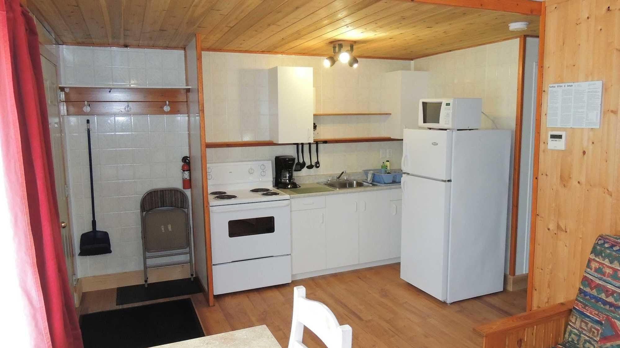 Viewpoint Rv & Cottages Salmon Arm Dış mekan fotoğraf